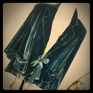 North Style Woman’s Velvet Blazer